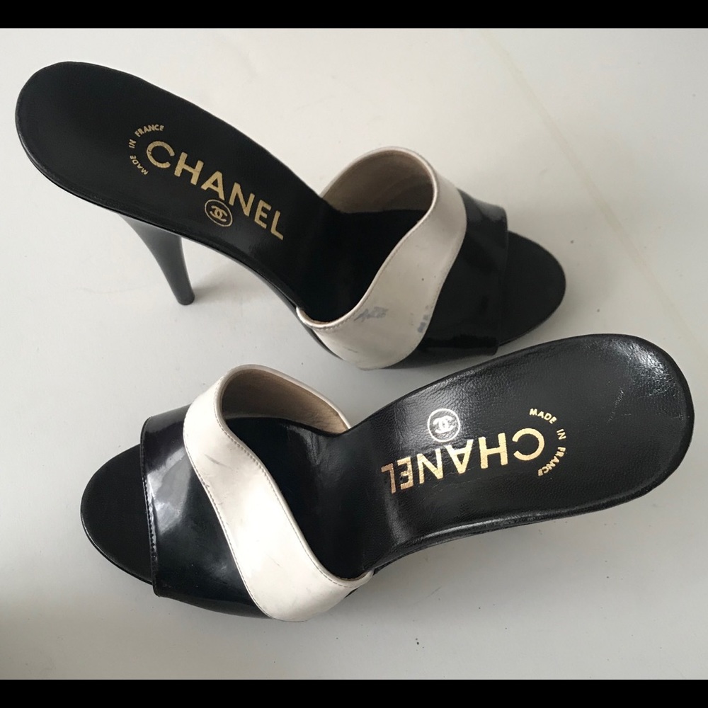Chanel vintage stilettos